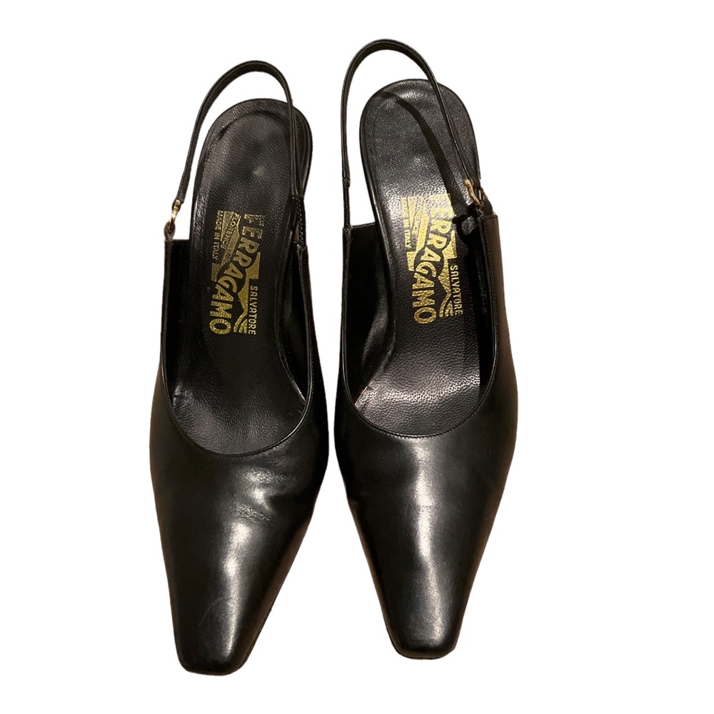 Salvatore Ferragamo sling back, leather 8B
